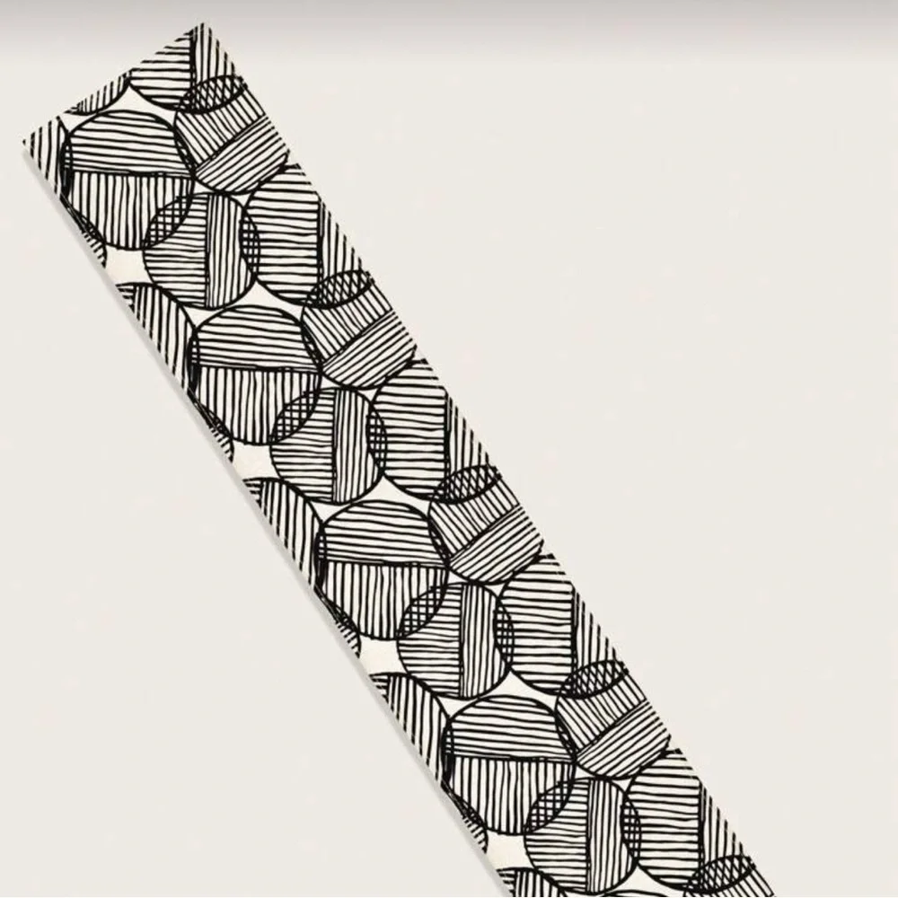 Modern Geometric Black and White Table Runner